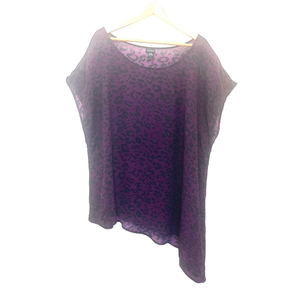 Torrid Jaguar Print Blouse Women’s Size 3 3X 22/24 Purple Black Top Dolman